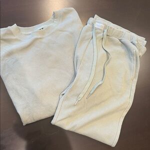 Comfrt  green waffle knit women’s sweat set. Preowned size medium